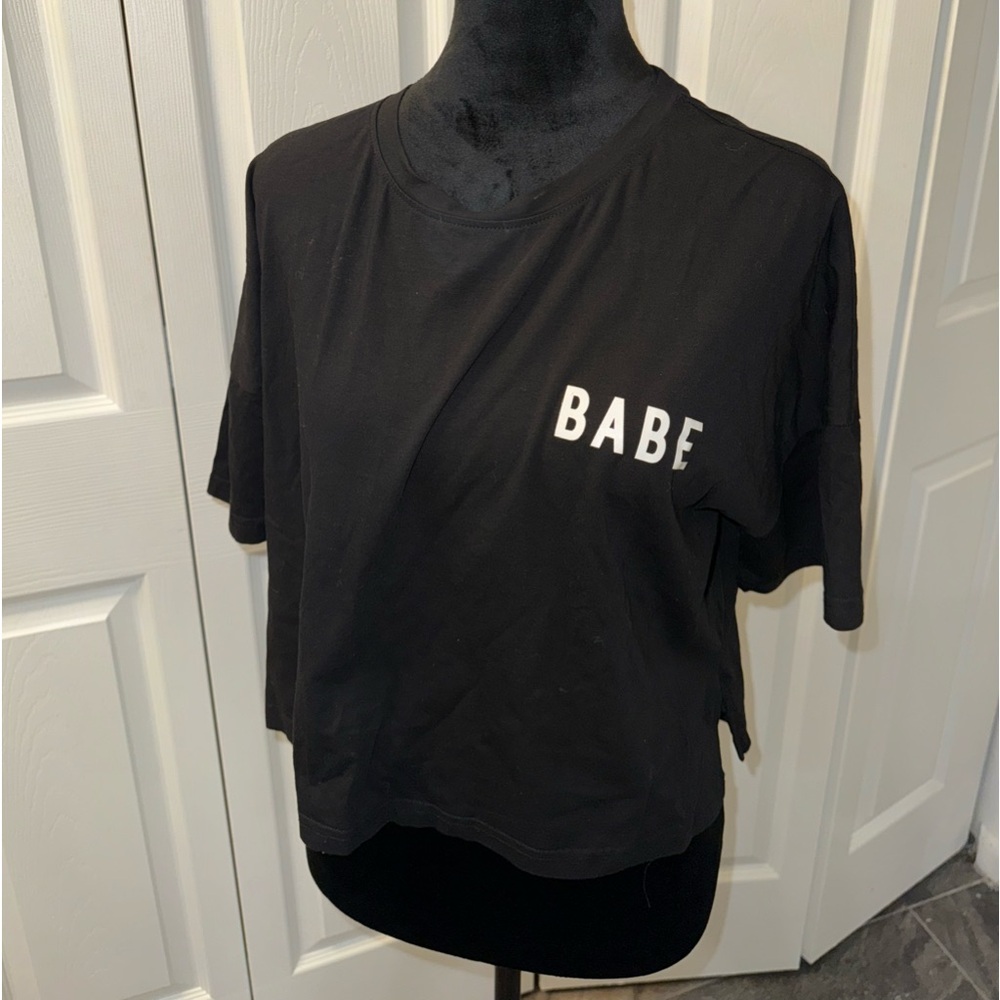 Babe cropped t